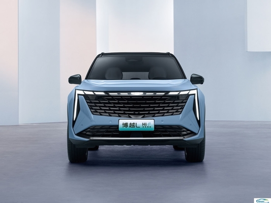 Ανακαλύψτε το υβριδικό Boyue L compact της Geely με σκούρο εσωτερικό χρώμα