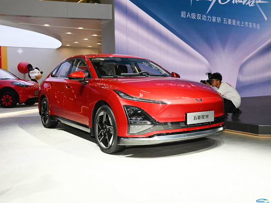 2024 Wuling Starlight 70 χλμ. Στερεόσημο Σεντάν Ηλεκτρικό Επιβατικό Αυτοκίνητο