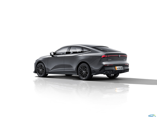 Αριστερό τιμόνι Changan UNI-V 2024 1.5T Βενζινοκίνητο οχήμα με κινητήρα καυσίμου