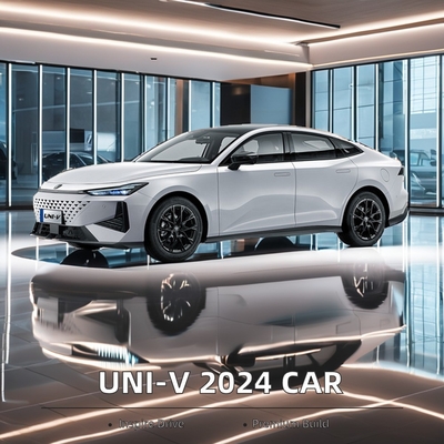 Τσάνγκαν UNI-V 2024 1.5T οδήγηση με καύσιμο με εμπρόσθια ανάρτηση Macpherson