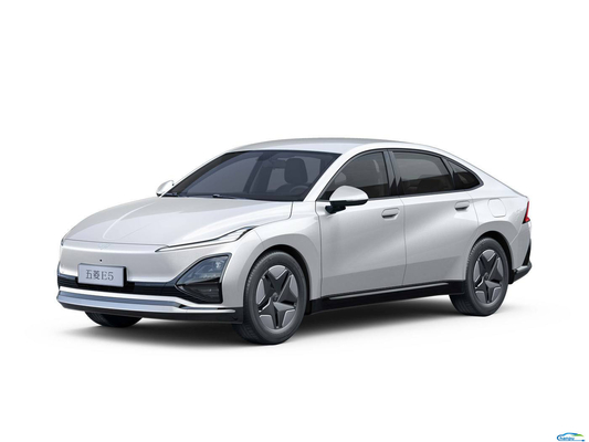 410KM Range Wuling E5 2024 Ηλεκτρικό αυτοκίνητο Στερεότυπο λιανικής πώλησης στην αγορά ενεργειακών οχημάτων