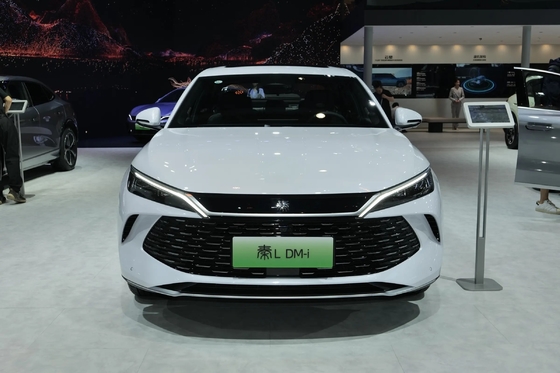 BYD Clean Energy Hybrid Qin L Dm-I-2024 Sedan Ένα μεσαίου μεγέθους Phev αυτοκίνητο με διπλό σύστημα κινητήρα