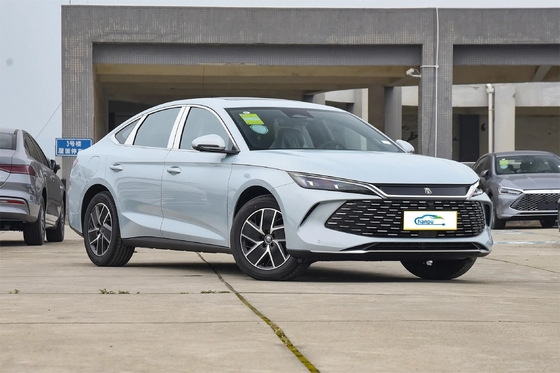 BYD Clean Energy Hybrid Qin L Dm-I-2024 Sedan Ένα μεσαίου μεγέθους Phev αυτοκίνητο με διπλό σύστημα κινητήρα