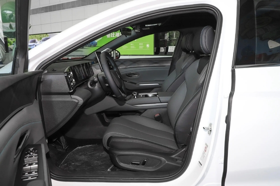 BYD Clean Energy Hybrid Qin L Dm-I-2024 Sedan Ένα μεσαίου μεγέθους Phev αυτοκίνητο με διπλό σύστημα κινητήρα