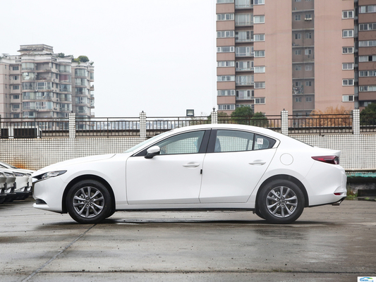 2023 Mazda 3 Axela 1.5L αυτόματο βενζινοκίνητο SUV Sedan TPMS και φώτα LED Συμπεριλαμβανομένων