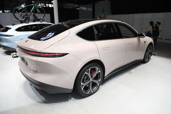 100Kwh Τέσσερις πόρτες Κουνούμενη πόρτα Nio Et5-2024 Ride-On αυτοκίνητο Πέντε θέσεις Ηλεκτρικά οχήματα