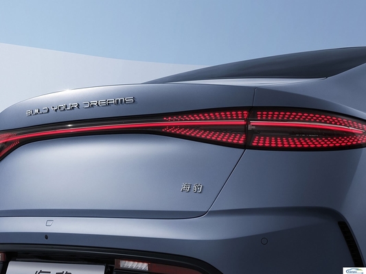 Μέση έκδοση Glory Dm-I 121Km Elite Type Sedan με σύστημα τιμονιού ανάρτησης από την BYD
