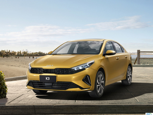 KIA K3 1.5L 1.4T Βενζινοκίνητο Σεντάν με ηλεκτρικό πίσω παράθυρο και ένα κλειδί ανύψωσης