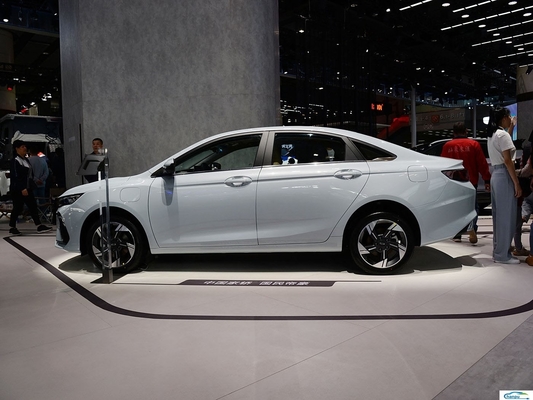 Συμπληκτικό Sedan Υβριδικό Dihao L Αυτοκίνητο για Geely και μακροχρόνια επιβατική ζώνες σωλήνες