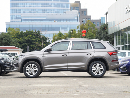 2023 Skoda Kodiaq 2.0T 186hp 220hp 5/7 καθίσματα Εικονική οθόνη αφής Ηλεκτρικό φρένο στάθμευσης Βενζινοκίνητα αυτοκίνητα για Volkswagen